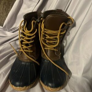 Women’s boots, size 7